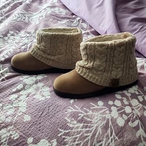 Mukluks size 8 and 1.5 wedge